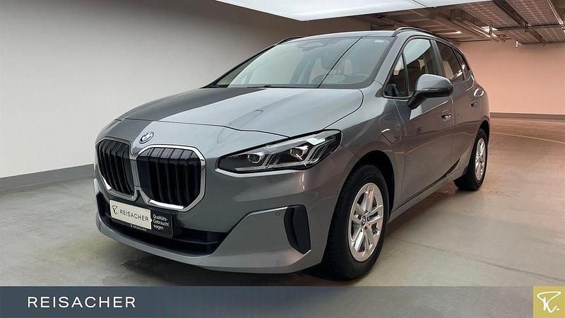 Skyscraper grau metallic Gebraucht 2023 BMW 225 Active Tourer Efficient Dynamics Van / Kleinbus | 29.949 € (Superpreis) - Bild 1/4