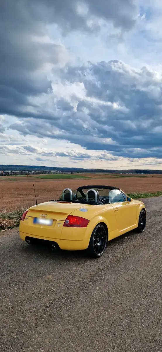 Second-hand Audi TT S-Line 224 CP (164 kW) 2001 Galben Coupe