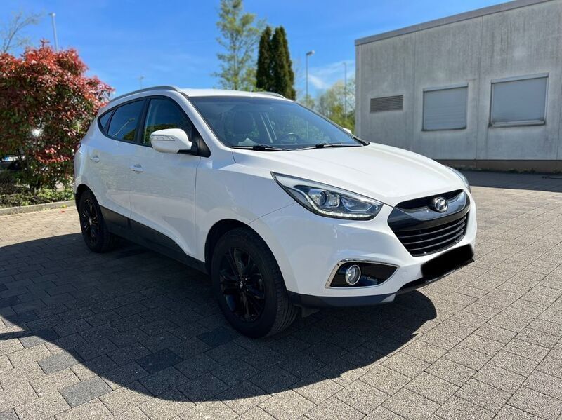 Weiß Gebraucht 2014 Hyundai ix35 SUV | 8.800 € (Guter Preis) - Bild 1/4