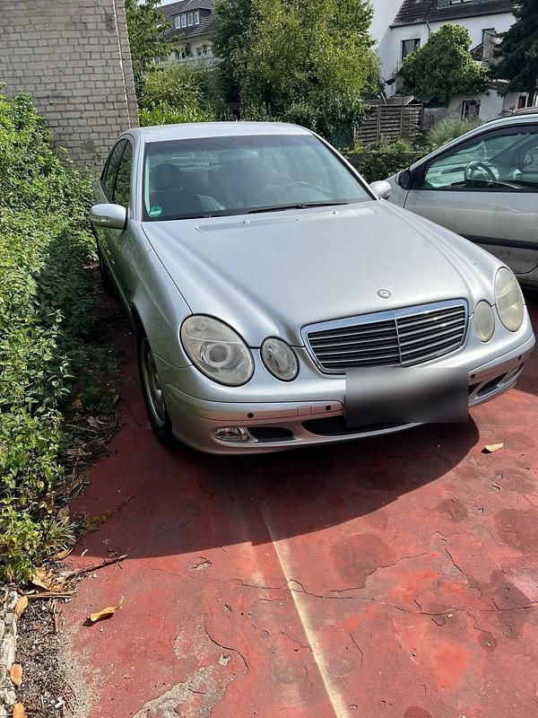 Gebraucht 2002 Mercedes E220 Limousine | 3.000 € (Guter Preis) - Bild 1/4