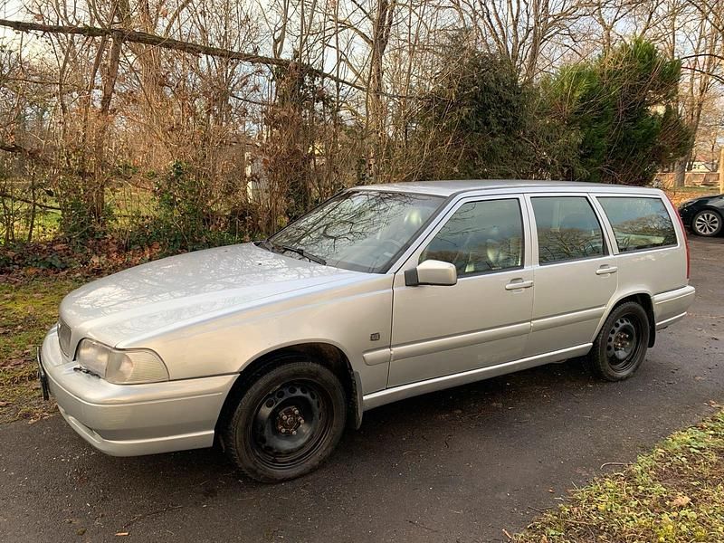 Silber Gebraucht 1998 Volvo V70 Kombi | 3.000 € - Bild 1/4
