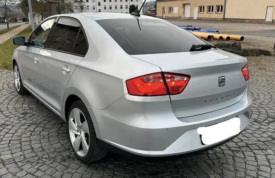 Gebraucht Seat Toledo 105 PS (77 kW) 2013 Grün Kleinwagen