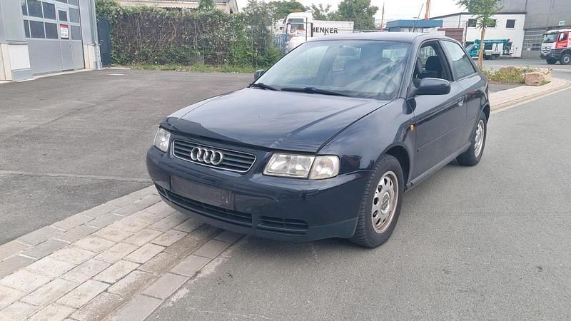 Blau Gebraucht 2000 Audi A3 Kleinwagen | 1.600 € (Fairer Preis) - Bild 1/4