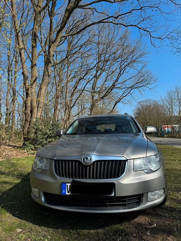 Gebraucht Skoda Superb 140 PS (102 kW) 2010 Braun Kombi