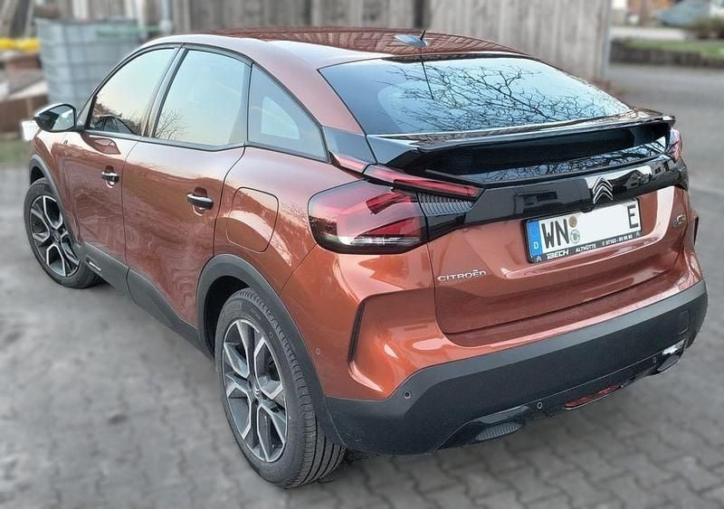 Używany Citroën e-C4 Feel 100 kW (136 KM) 2022 Brązowy SUV