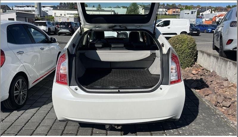 Gebraucht Toyota Prius 136 PS (100 kW) 2012 Weiß Limousine