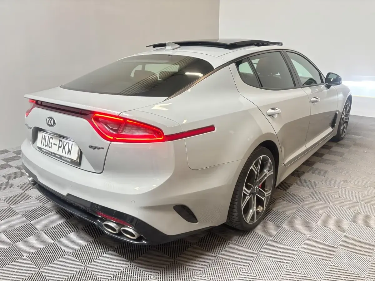 Gebraucht Kia Stinger GT 366 PS (269 kW) 2019 Grau Kleinwagen