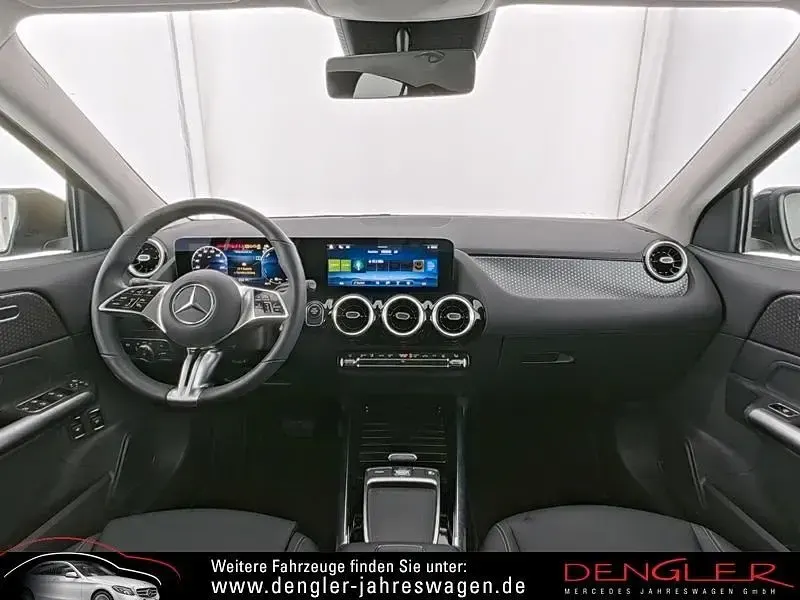 Gebraucht Mercedes GLA250 Progressive 160 PS (117 kW) 2024 Grau SUV
