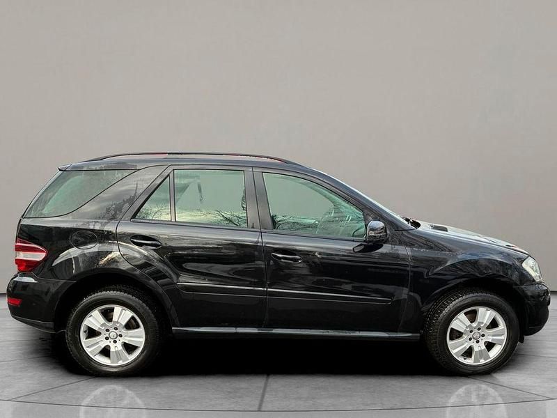 Gebraucht Mercedes ML350 231 PS (169 kW) 2011 Schwarz SUV