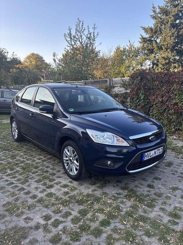 Gebraucht Ford Focus Ghia 101 PS (74 kW) 2010 Limousine