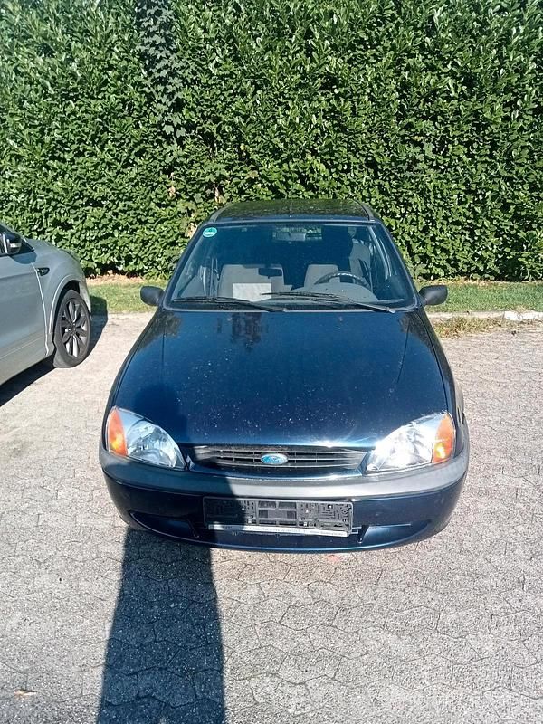 Blau Gebraucht 2000 Ford Fiesta Kleinwagen | 777 € (Fairer Preis) - Bild 1/4