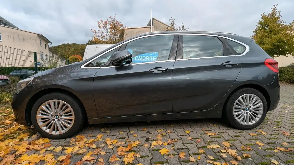 Gebraucht BMW 218 Active Tourer Luxury Line 150 PS (110 kW) 2015 Grau Van / Kleinbus