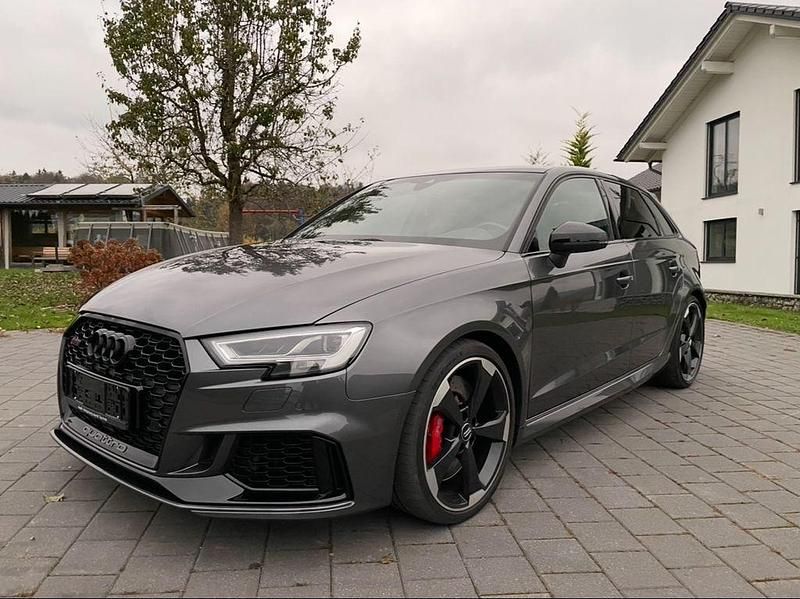 Gebraucht Audi RS3 Ambiente 400 PS (294 kW) 2019 Grau Limousine