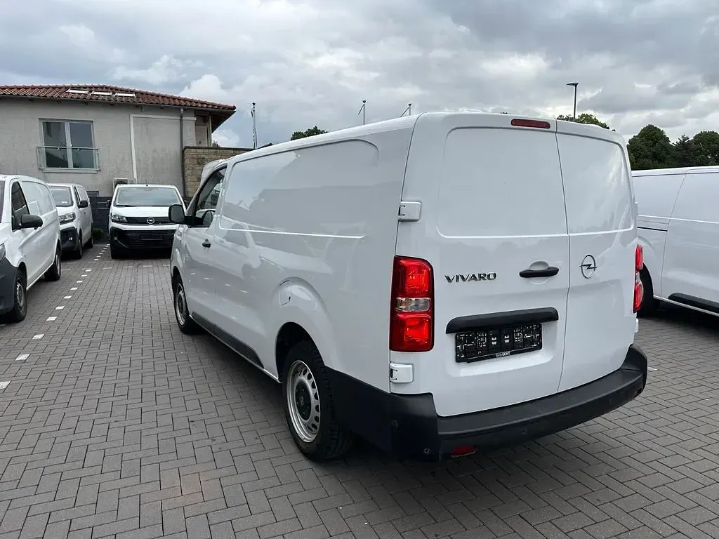 Gebraucht Opel Vivaro-e Combi Basis 144 PS (105 kW) 2025 Weiß Van / Kleinbus