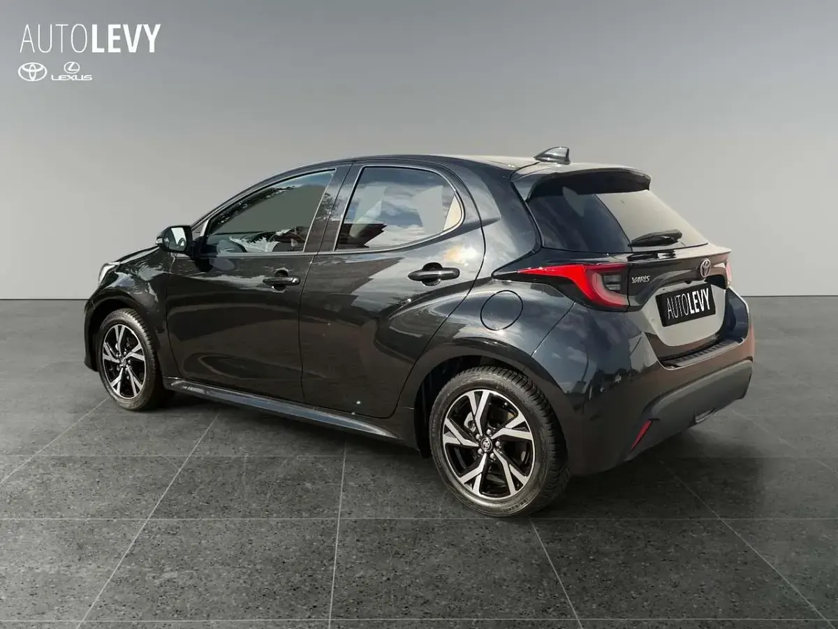 Gebraucht Toyota Yaris Hybrid 116 PS (85 kW) 2025 Schwarz Kleinwagen