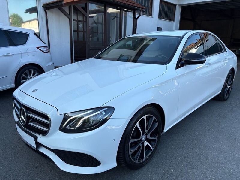 Weiß Gebraucht 2016 Mercedes E220 Avantgarde Limousine | 19.990 € (Superpreis) - Bild 1/4