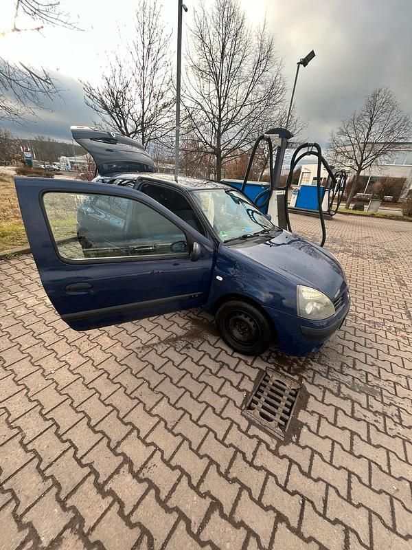 Blau Gebraucht 2005 Renault Clio II Kleinwagen | 1.000 € (Fairer Preis) - Bild 1/4