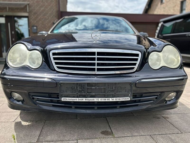 Schwarz Gebraucht 2005 Mercedes C200 Limousine | 1.250 € (Superpreis) - Bild 1/4
