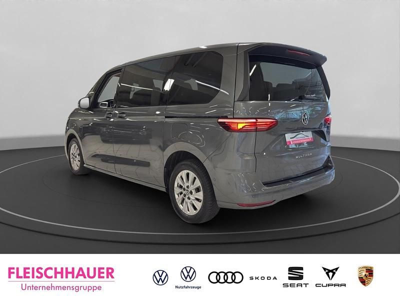 Second-hand VW Multivan Life 150 CP (110 kW) 2024 Monovolum