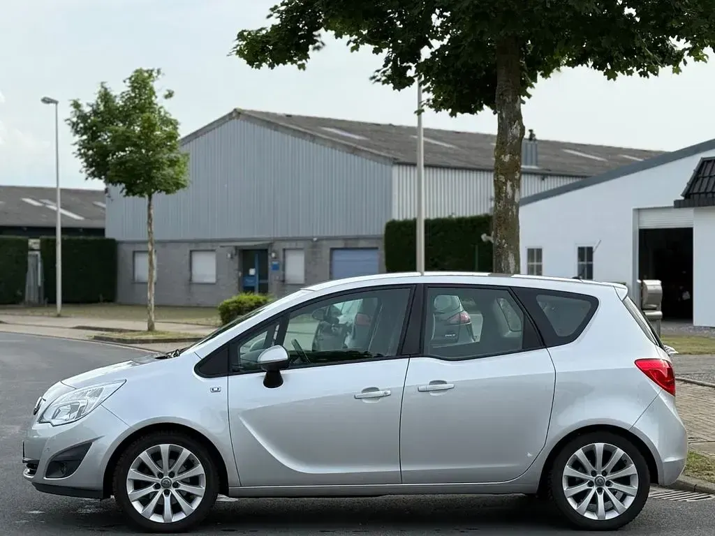 Gebraucht Opel Meriva Edition 101 PS (74 kW) 2010 Grau Van / Kleinbus