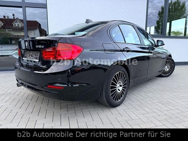 Usata BMW 318 143 CV (105 kW) 2012 Nero Berlina