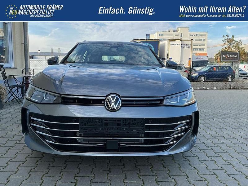 Neu VW Passat Elegance 150 PS (110 kW) 2025 Grenadilla black metallic Kombi