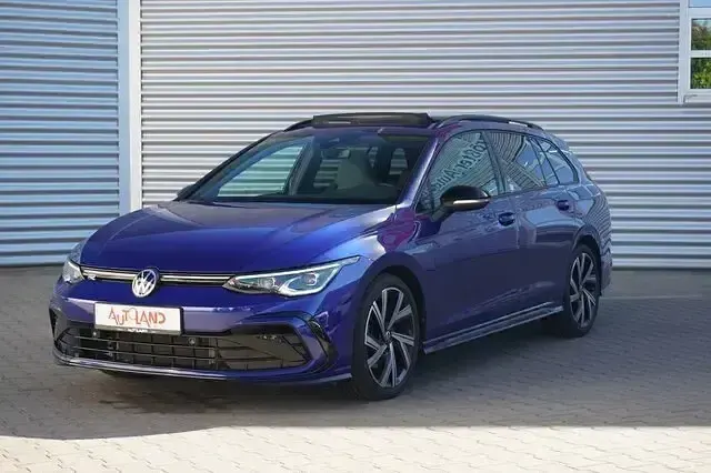 Gebraucht VW Golf VIII R-line 190 PS (139 kW) 2022 Lapiz blue metallic Kombi
