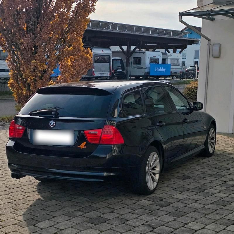 Gebraucht BMW 330 272 PS (200 kW) 2009 Schwarz Kombi