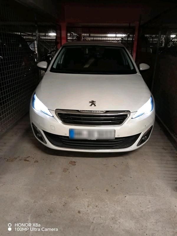 Gebraucht Peugeot 308 150 PS (110 kW) 2017 Weiß Coupé