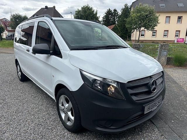 Weiß Gebraucht 2020 Mercedes Vito Edition Van / Kleinbus | 25.490 € (Fairer Preis) - Bild 1/4