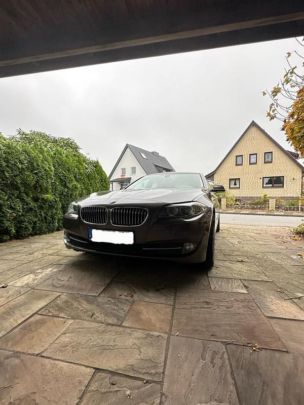 Gebraucht 2012 BMW 520 Efficient Dynamics Kombi | 7.950 € - Bild 1/4
