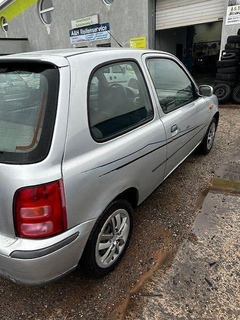 Gebraucht Nissan Micra Comfort 60 PS (44 kW) 2001 Silber Kleinwagen