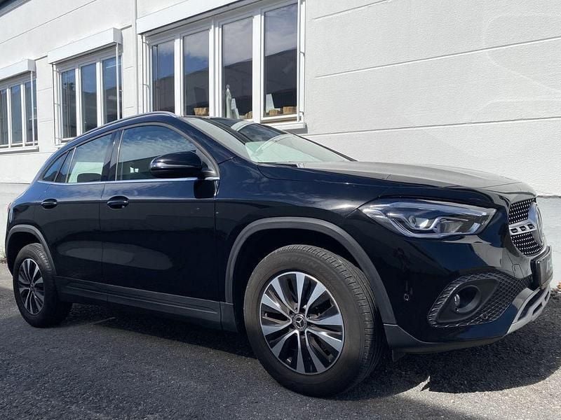 Gebraucht Mercedes GLA200 Style 150 PS (110 kW) 2021 Schwarz SUV