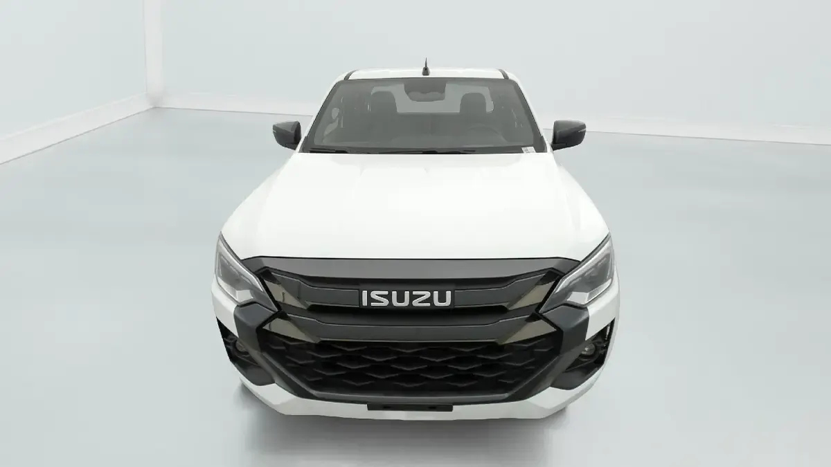 Usado Isuzu D-Max 165 HP (121 kW) 2024 Branco SUV