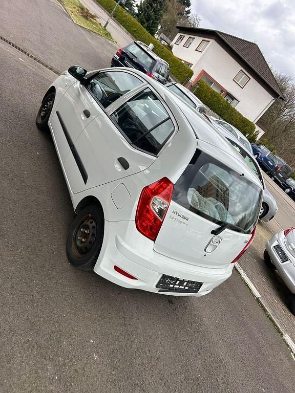 Gebraucht Hyundai i10 Classic 69 PS (50 kW) 2012 Weiß Kleinwagen