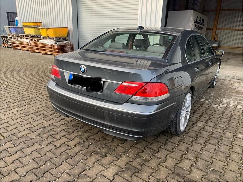 Gebraucht BMW 760 450 PS (330 kW) 2005 Grau Limousine