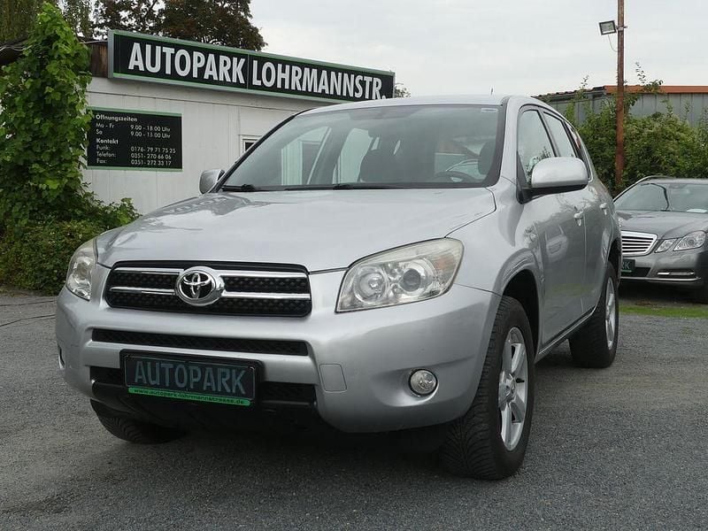 Silber Gebraucht 2009 Toyota RAV4 Sol SUV | 9.900 € (Guter Preis) - Bild 1/4