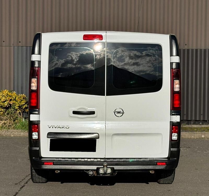 Gebraucht Opel Vivaro 125 PS (91 kW) 2018 Weiß Van / Kleinbus