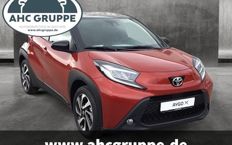Gebraucht Toyota Aygo X Basis 72 PS (52 kW) 2025 Rot SUV