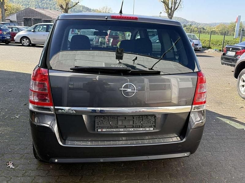 Gebraucht Opel Zafira Edition 140 PS (102 kW) 2010 Karbongrau Van / Kleinbus