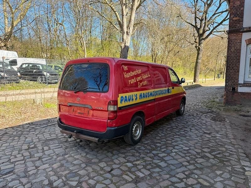 Gebraucht Toyota HiAce 103 PS (75 kW) 2005 Rot Van / Kleinbus