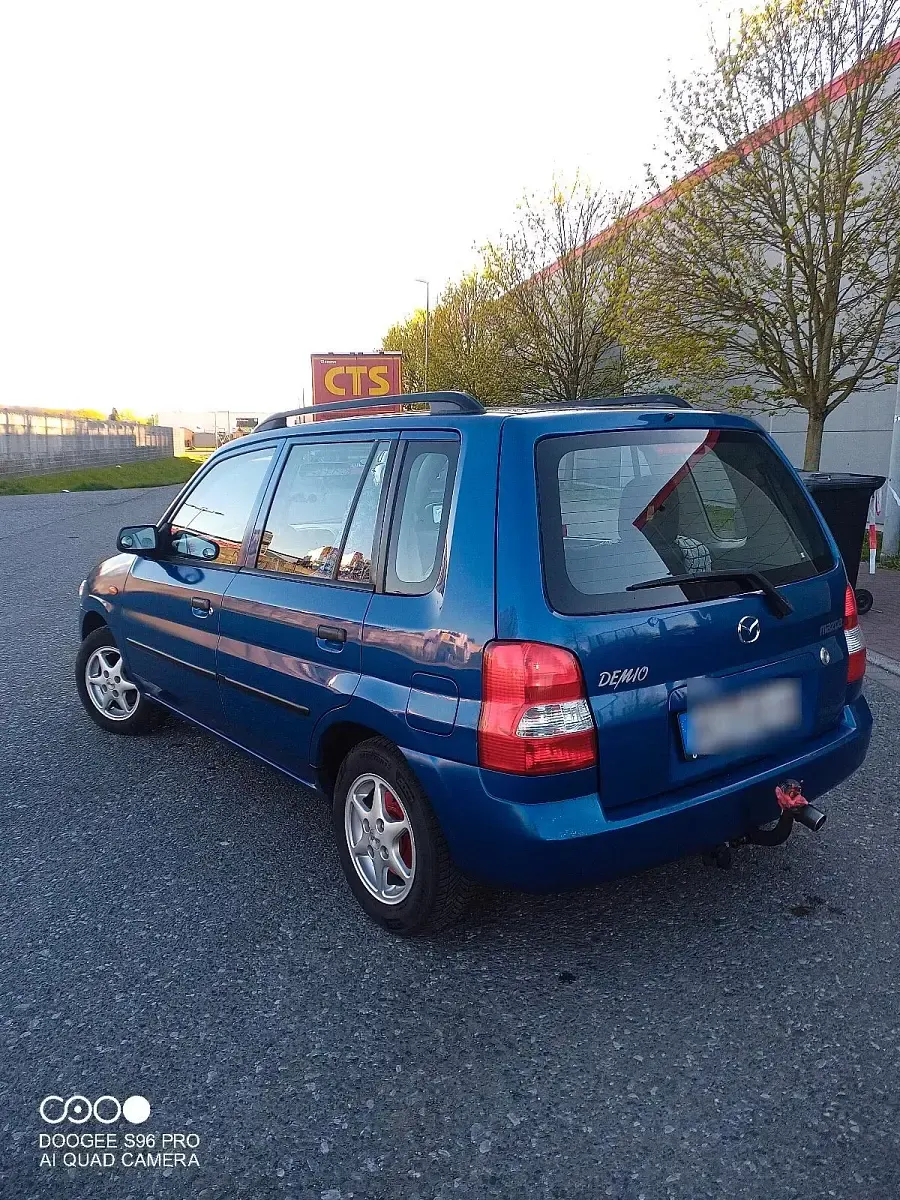 Gebraucht Mazda Demio 75 PS (55 kW) 2002 Blau Kleinwagen
