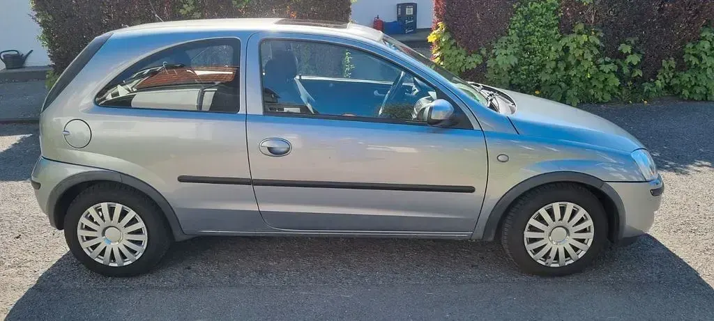 Usata Opel Corsa 80 CV (58 kW) 2004 Blu Utilitaria