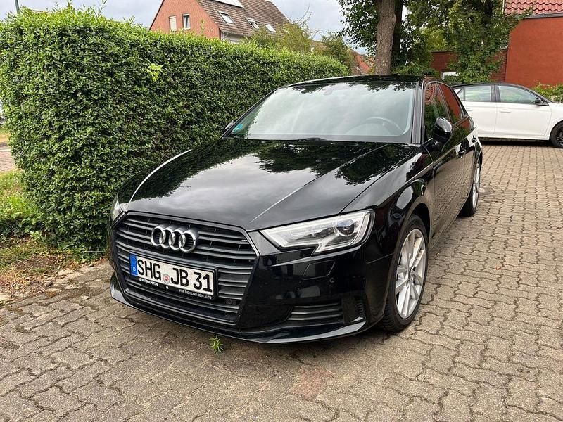 Schwarz Gebraucht 2018 Audi A3 Design Limousine | 15.500 € (Guter Preis) - Bild 1/4