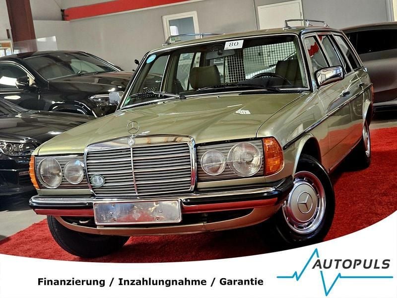 Grün Gebraucht 1980 Mercedes 230 Kombi | 14.999 € - Bild 1/4