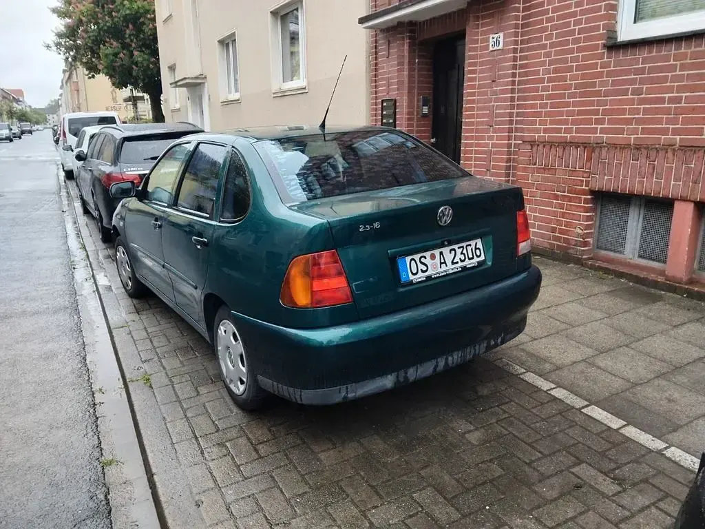 Usata VW Polo Classicline 60 CV (44 kW) 2000 Verde Berlina