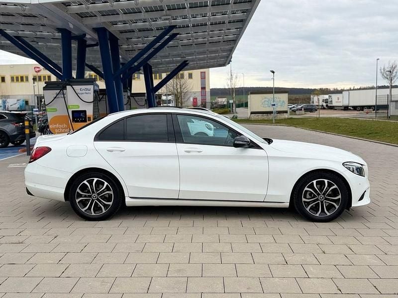 Gebraucht Mercedes C180 Avantgarde 156 PS (114 kW) 2020 Weiß Limousine