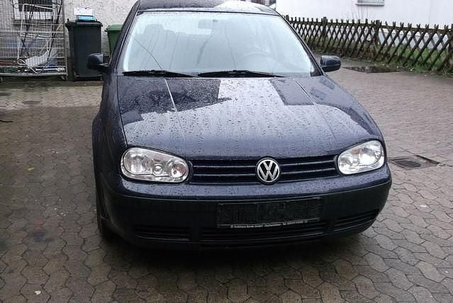 Blau metallic Gebraucht 1999 VW Golf IV Kleinwagen | 1.600 € (Fairer Preis) - Bild 1/4