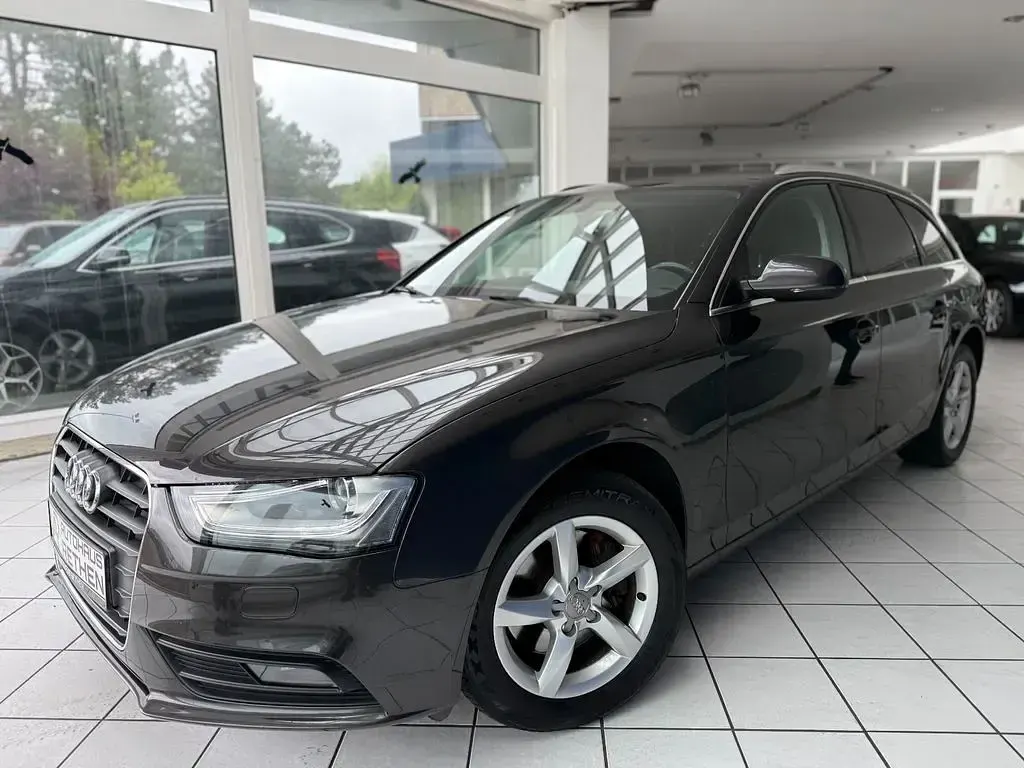 Gebraucht Audi A4 Ambiente 143 PS (105 kW) 2013 Grau Kombi