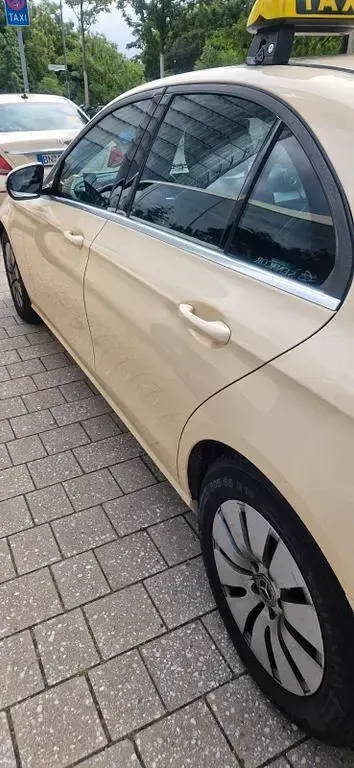 Gebraucht Mercedes E200 160 PS (117 kW) 2020 Beige Limousine